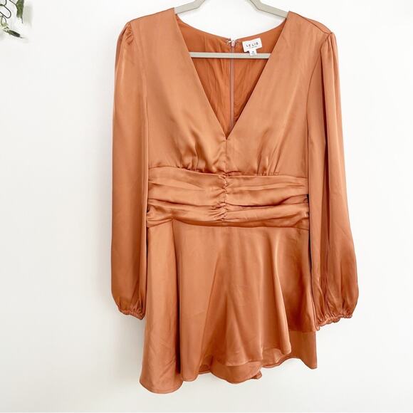 LE LIS No Flaws Here Asymmetrical Hem Romper in Rust Size Medium - Picture 3 of 7